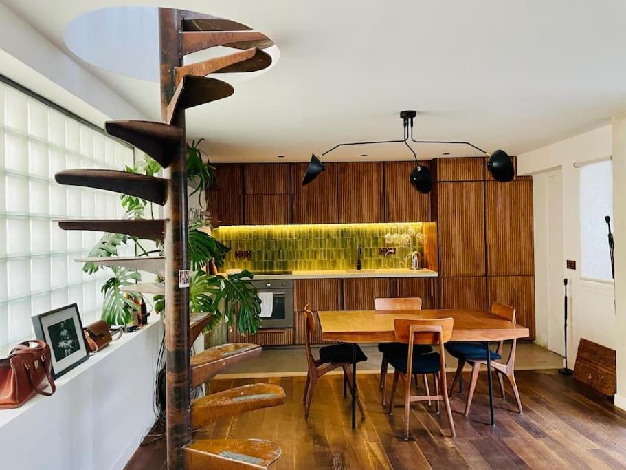 Small Architect'S House Pantin Bagian luar foto